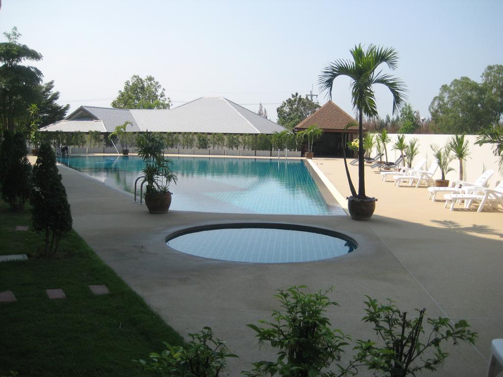 Tai-Pan Resort And Condominium Hua Hin Bagian luar foto