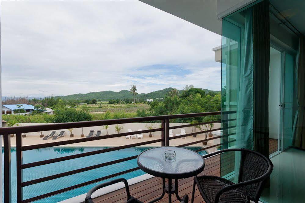 Tai-Pan Resort And Condominium Hua Hin Bagian luar foto